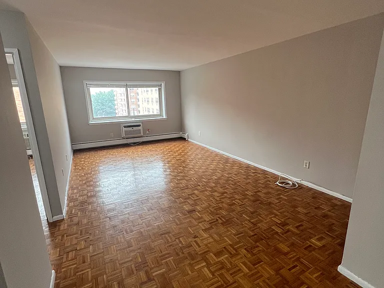 211 Johnson Ave — Photo 4