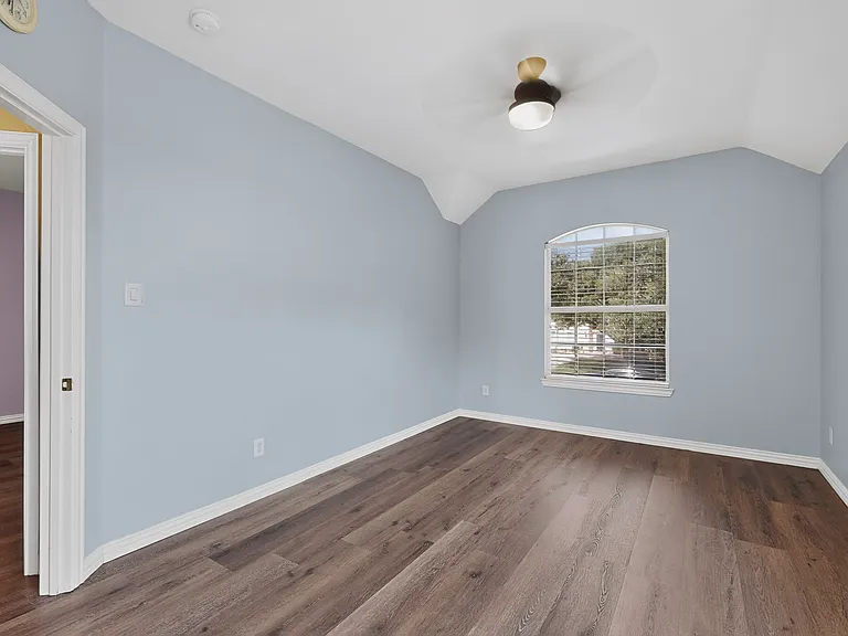 1812 Meadow Ridge Dr — Photo 23