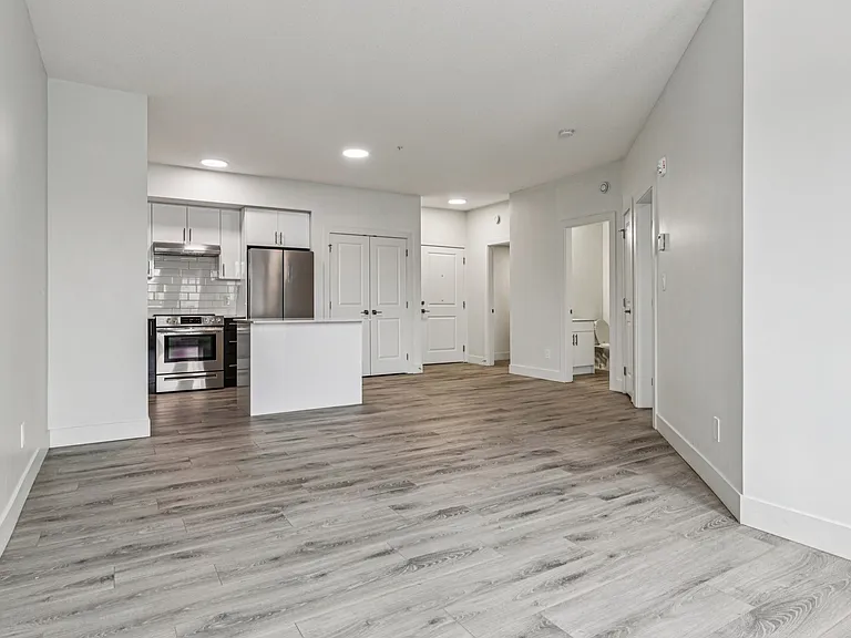 823 Daniels Way SW — Photo 31
