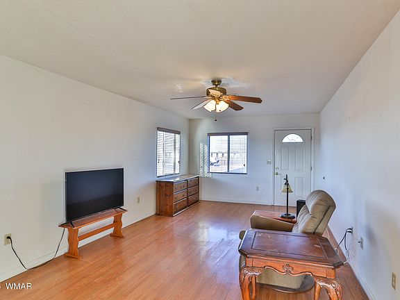 5th image of 192 N 7th Ave