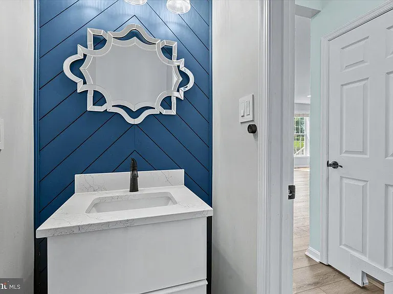 2619 Inwood Dr — Photo 16
