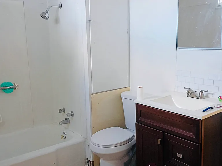 514 Park Ave W #1 — Photo 6