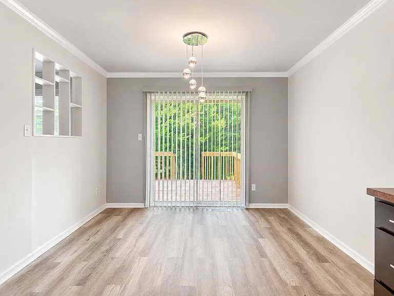 101 Wheatstone Ln — Photo 8