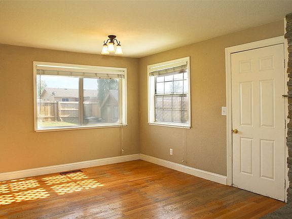 4th image of 1409 Honeybee Ln