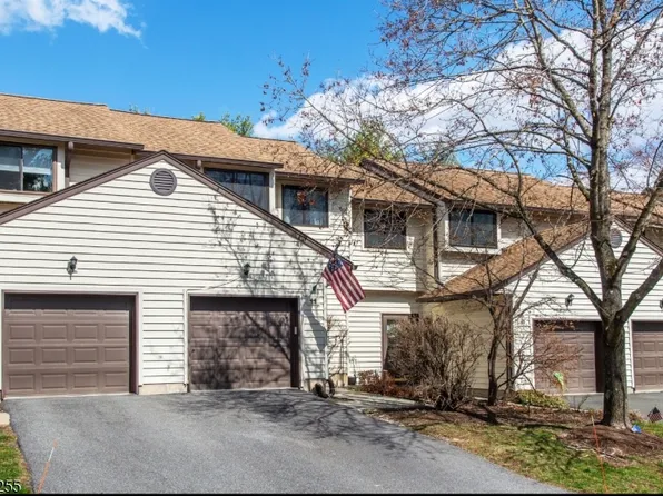 44 Eagle Dr, Hampton Twp., NJ 07860