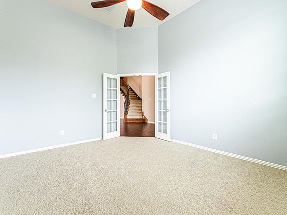 3rd image of 6305 Canyon Crest Dr