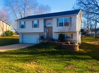 5 Cedar Ln, O'Fallon, MO 63366