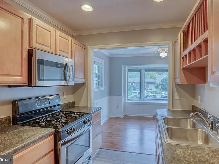 124 Hilldale Ct — Photo 28