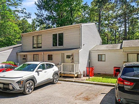 4th image of 303 Oak Ridge Dr