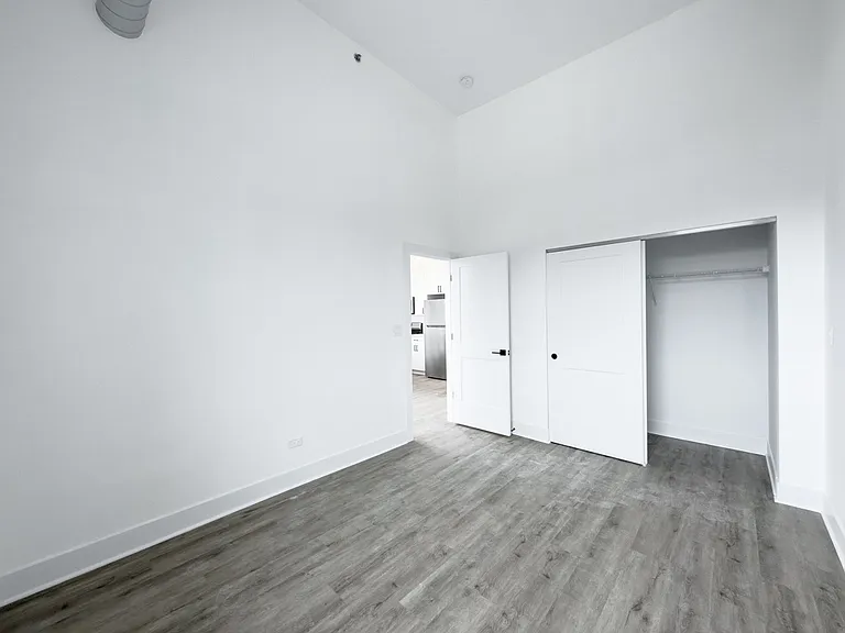 4731 N Western Ave #302 — Photo 10