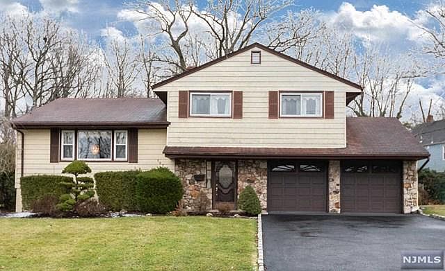 1st image of 1079 Allessandrini Ave