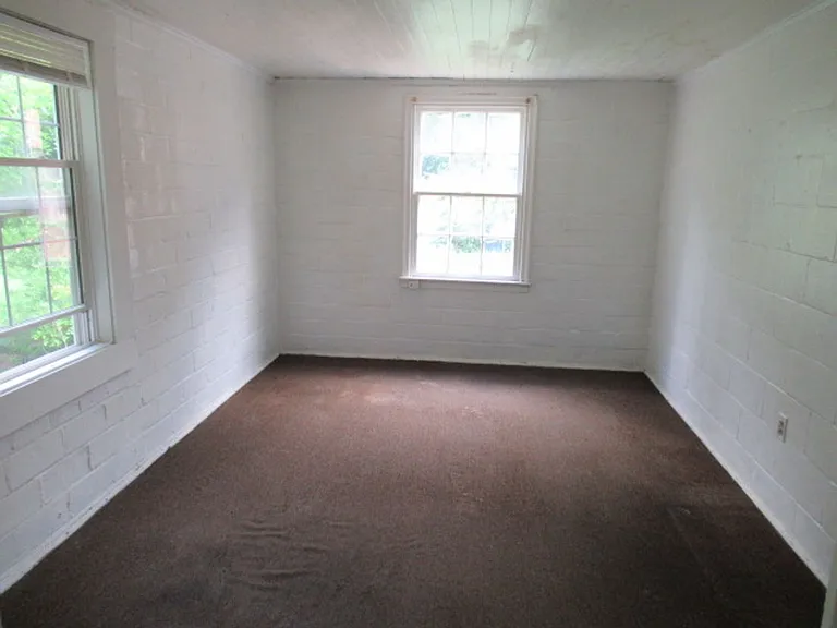 806 N Park St #B — Photo 7