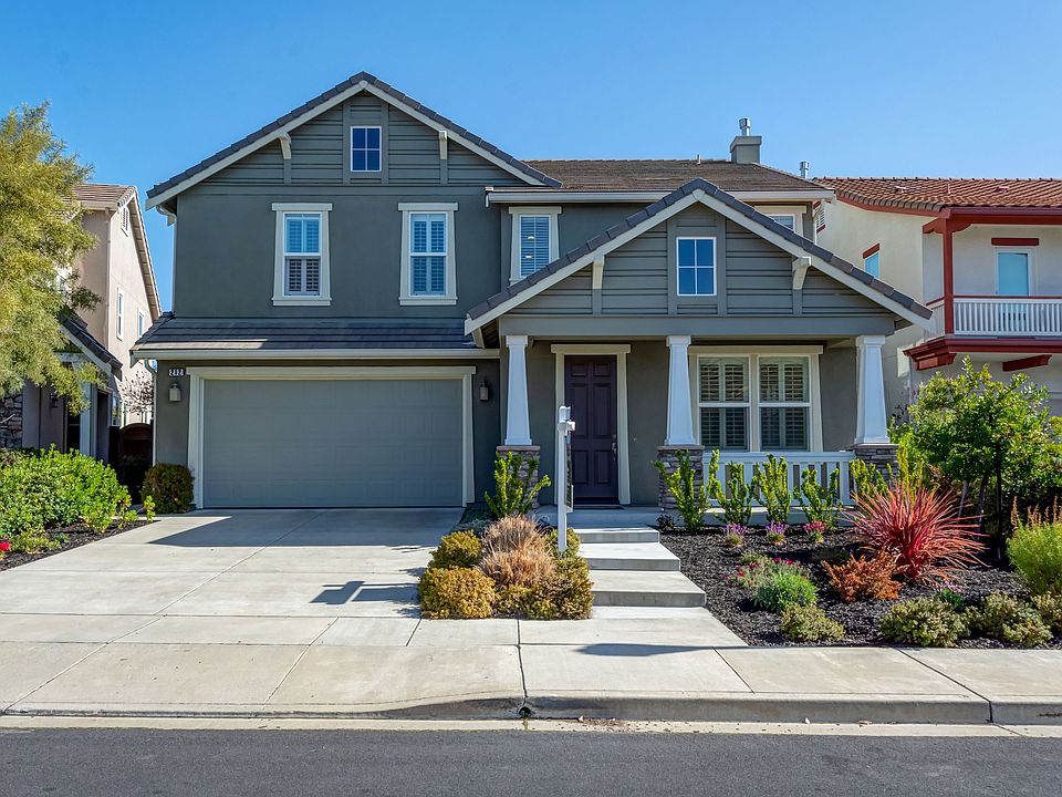 2nd image of 212 Gamay Ct