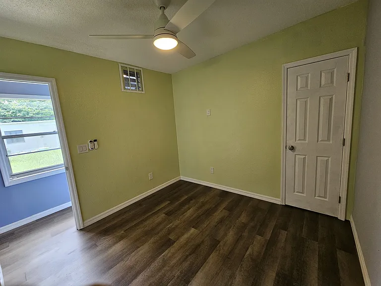 1617B Constantine St — Photo 9