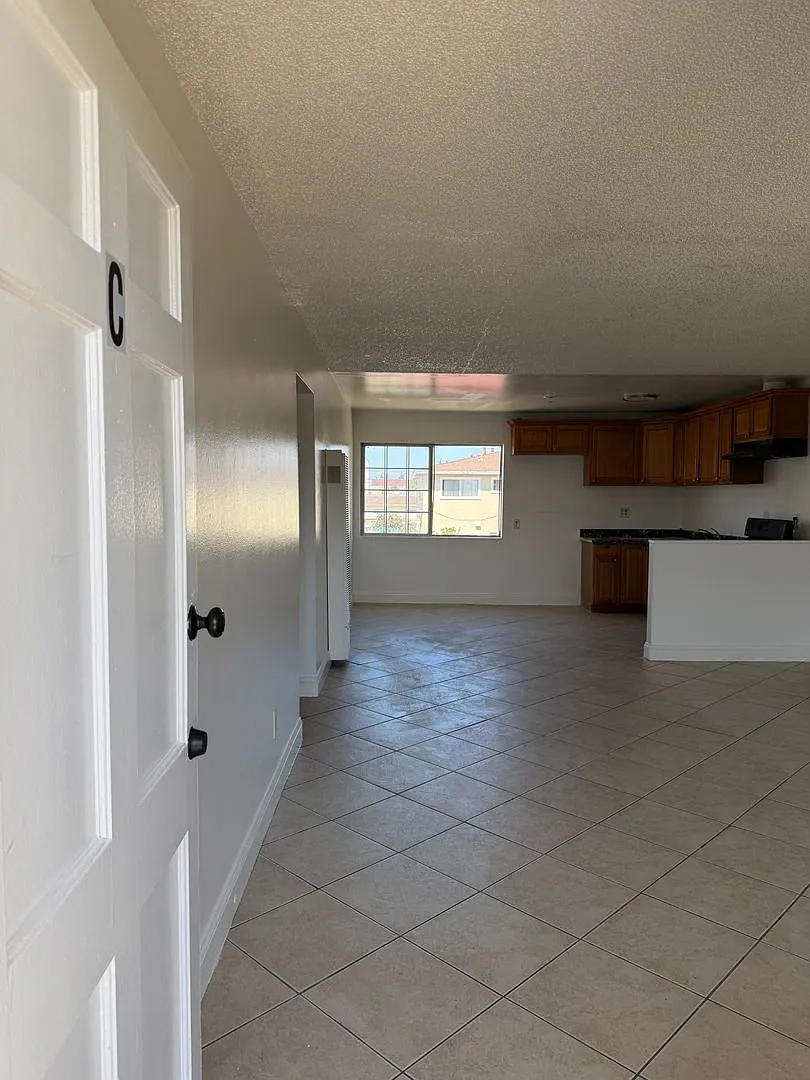 Mandrell — Photo 2