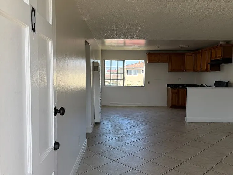 7782 Mandrell Dr — Photo 2