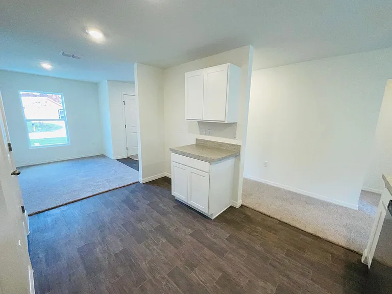 1701 SE Manth Ln — Photo 7
