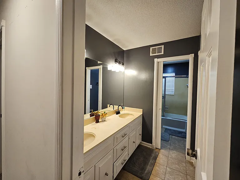 2200 Montego Dr — Photo 35