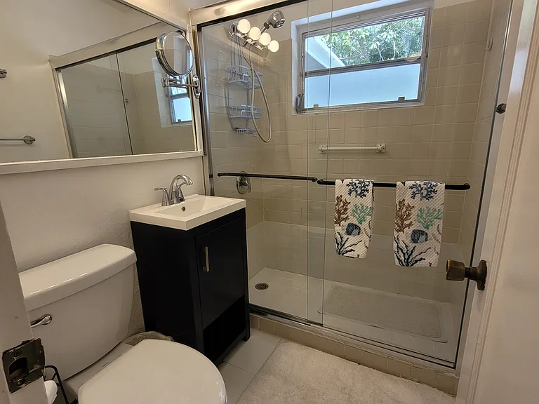 1705 SW 14th St — Photo 5