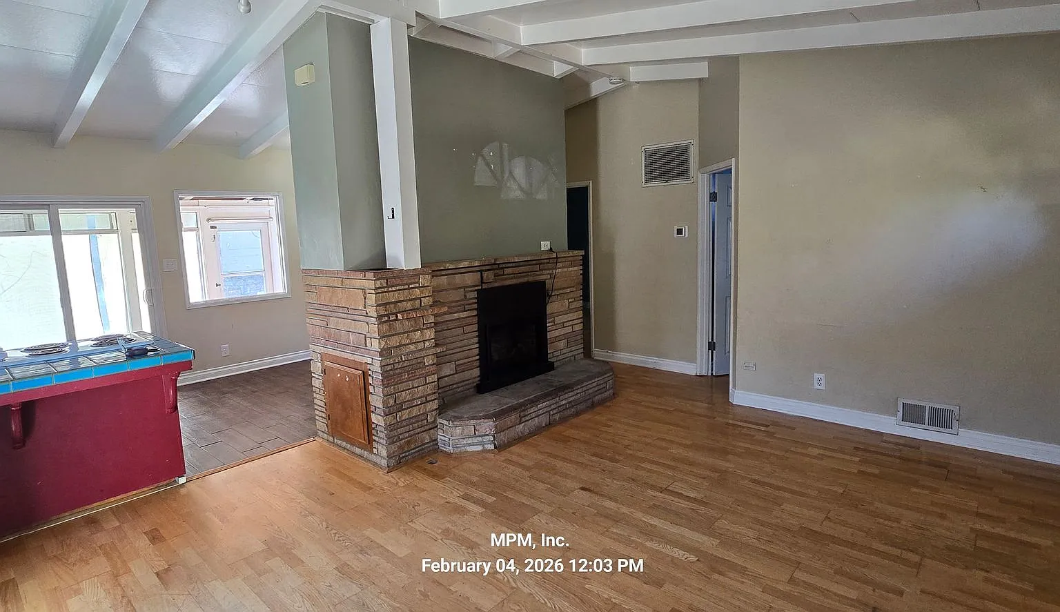 2 bedroom 2 bath w bonus room — Photo 3
