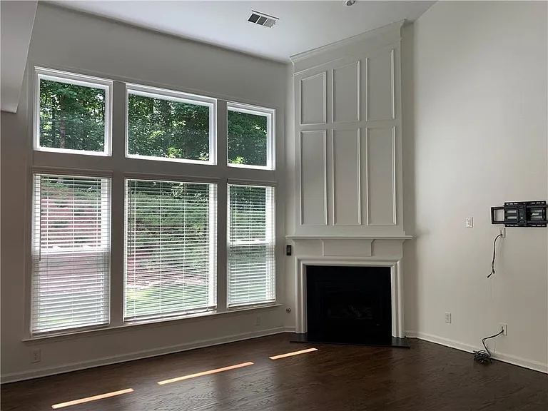 3470 Stoneham Dr — Photo 10