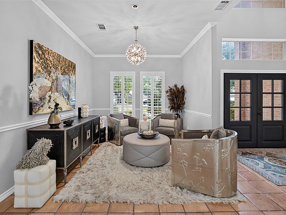 4th image of 2606 Torrey Pines Dr