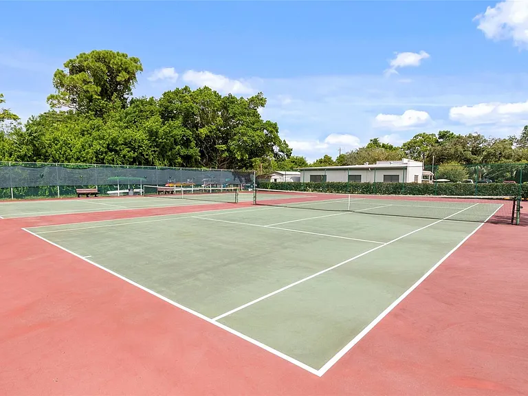 440 Palm Tree Dr — Photo 18