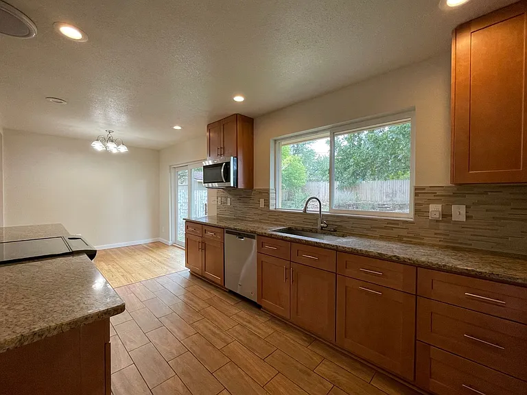 4272 Graham Ct — Photo 6