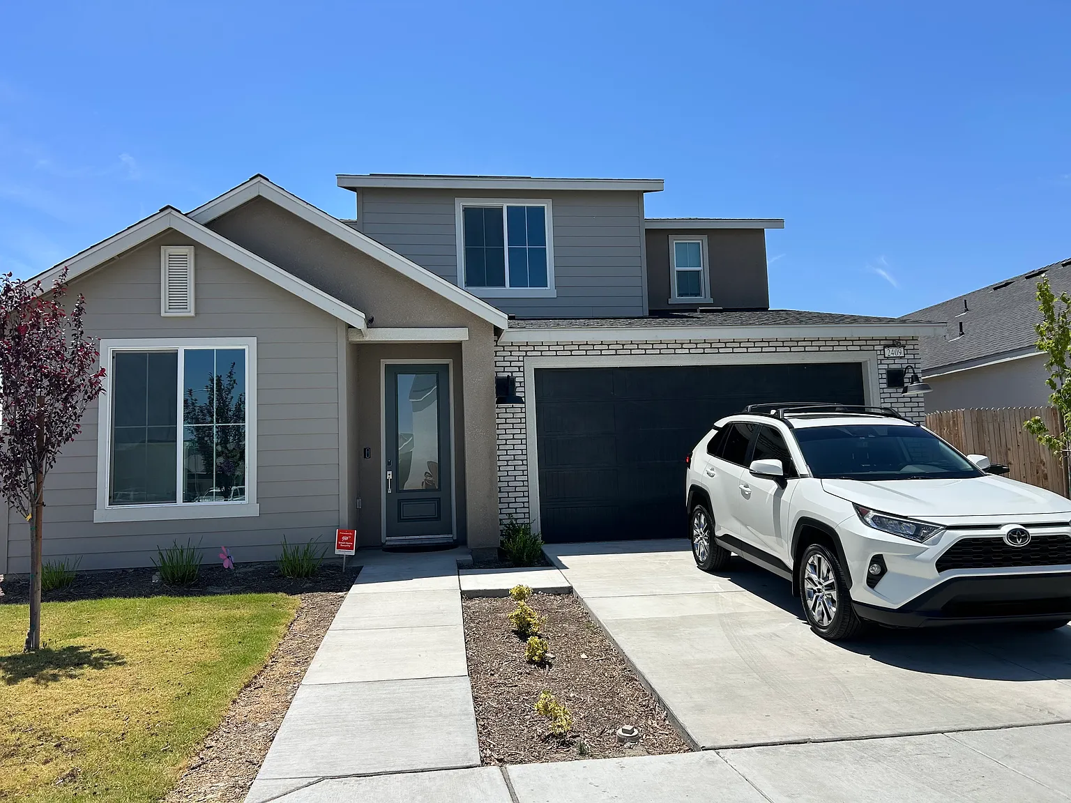 5 bed, 2578 sqft, $1,000 — Photo 1