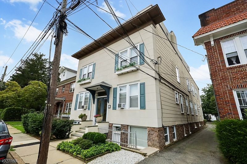 1st image of 12 Kirkwood Pl APT 3