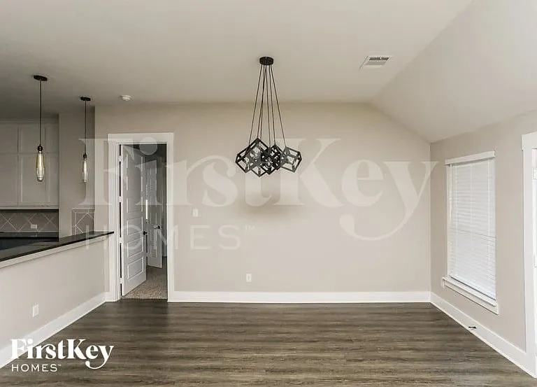 537 Windrow Ln — Photo 4