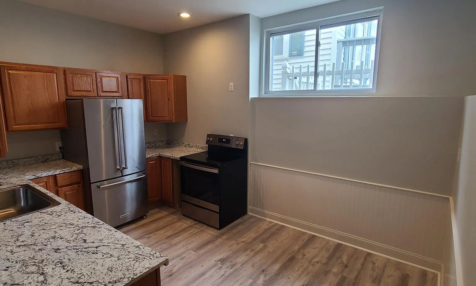 2 bed, 1100 sqft, $2,300 — Photo 2