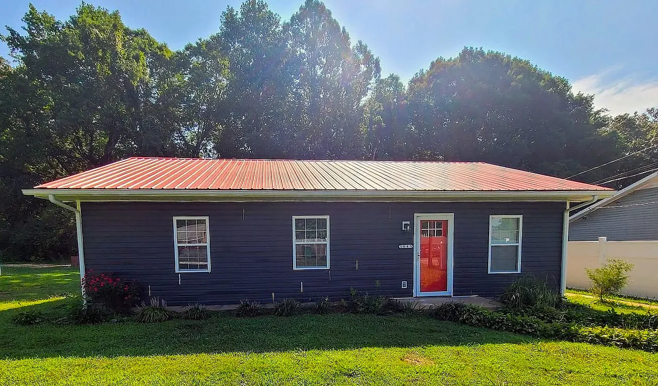3 bed, 1061 sqft, $1,395 — Photo 3