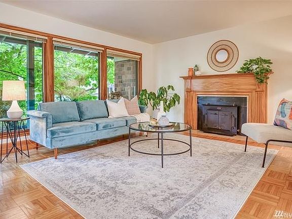 5th image of 10534 19th Ave NE
