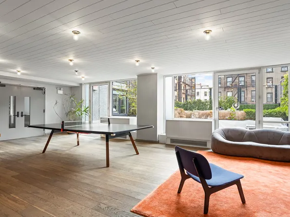 385 First Avenue image 13 of 14