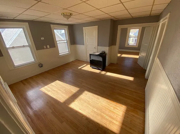 413 Merrimack St #3, Manchester, NH 03103