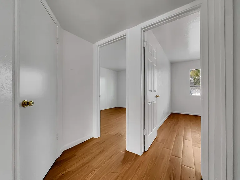2905 E Monroe St #2 — Photo 3
