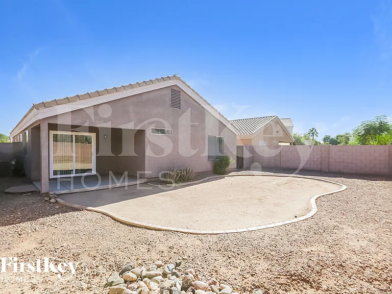 1820 S 106th Ln — Photo 15