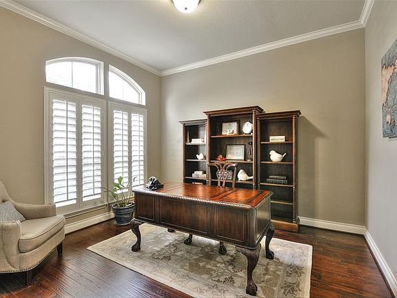 5th image of 28827 Hollycrest Dr