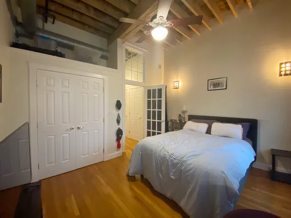 150 Liverpool St APT 4, Boston, MA 02128