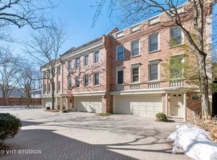 17 Landmark, Northfield, IL 60093