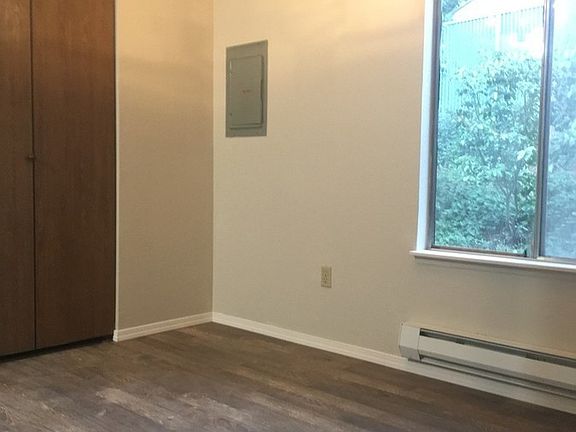 4th image of 4705 176th St SW APT B7