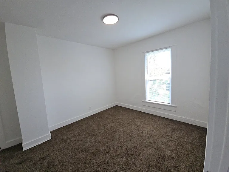 1715 Mack Ave — Photo 10