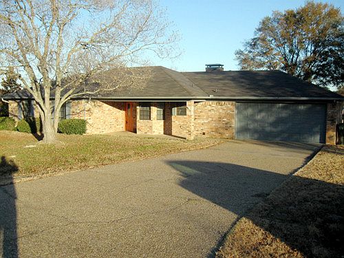 1st image of 206 Windridge Dr