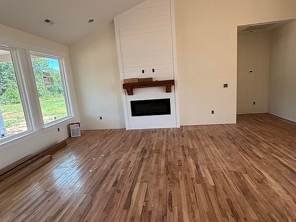 4th image of 736 Mello Dr