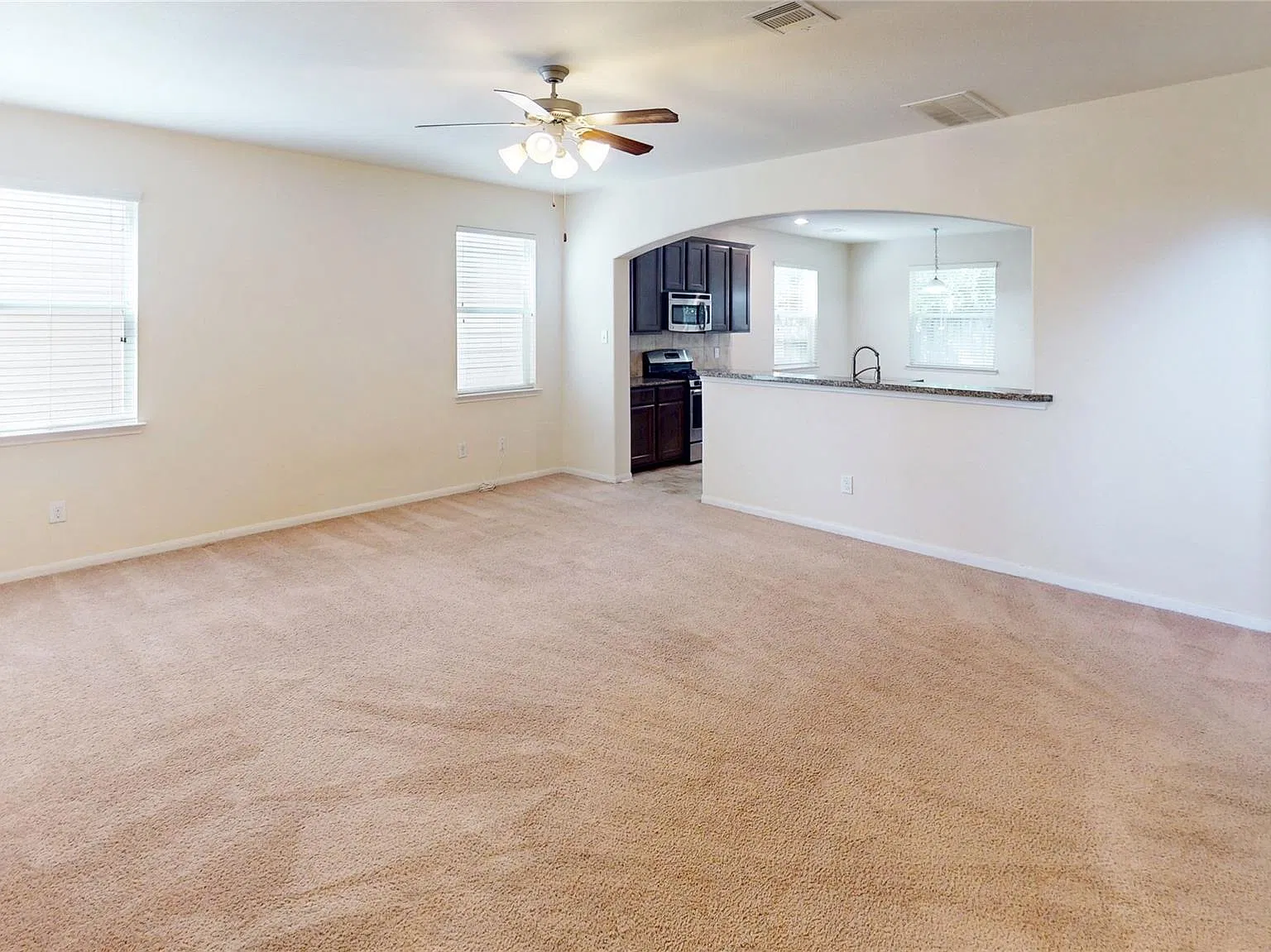 4 bed, 2.5 bath, 2230 sqft, $2,200 — Photo 2
