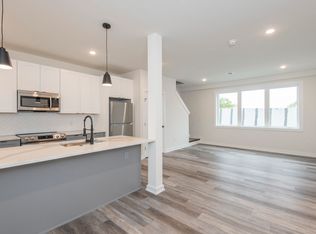 913 S 51st St APT 8, Philadelphia, PA 19143