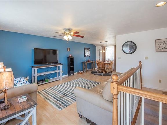 4th image of 808 Cottonwood Dr