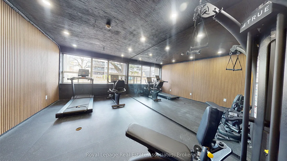 Building Photo - 1 Marquette Ave #4