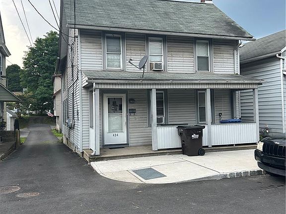 2nd image of 434 Main St